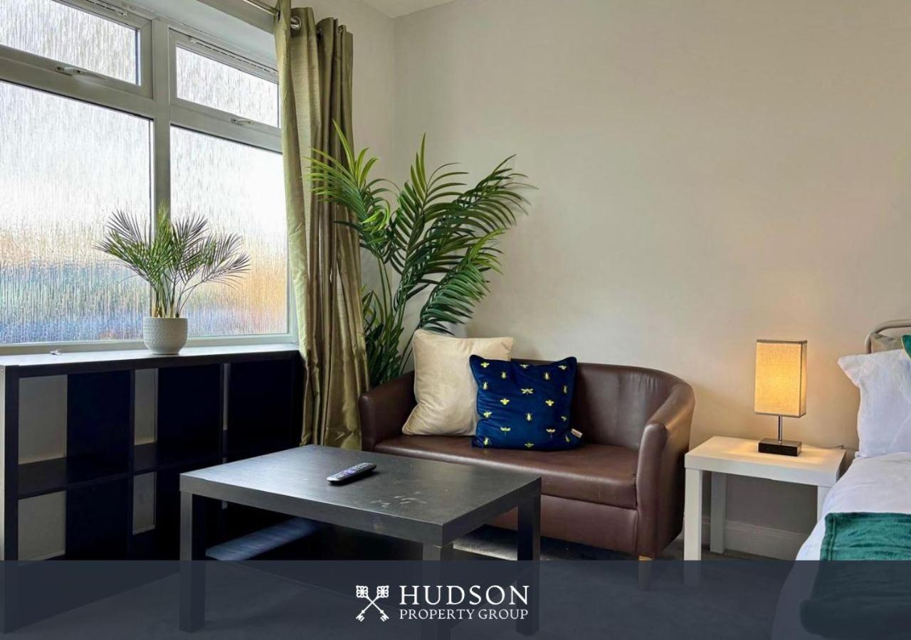 Donnington Apartments - Studio 1 Telford Ngoại thất bức ảnh